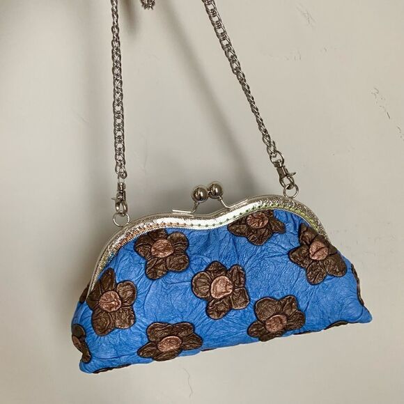 Vintage Embossed Floral Leather Clutch/Wristlet/Crossbody & 2 Chain Styles - Picture 4 of 14